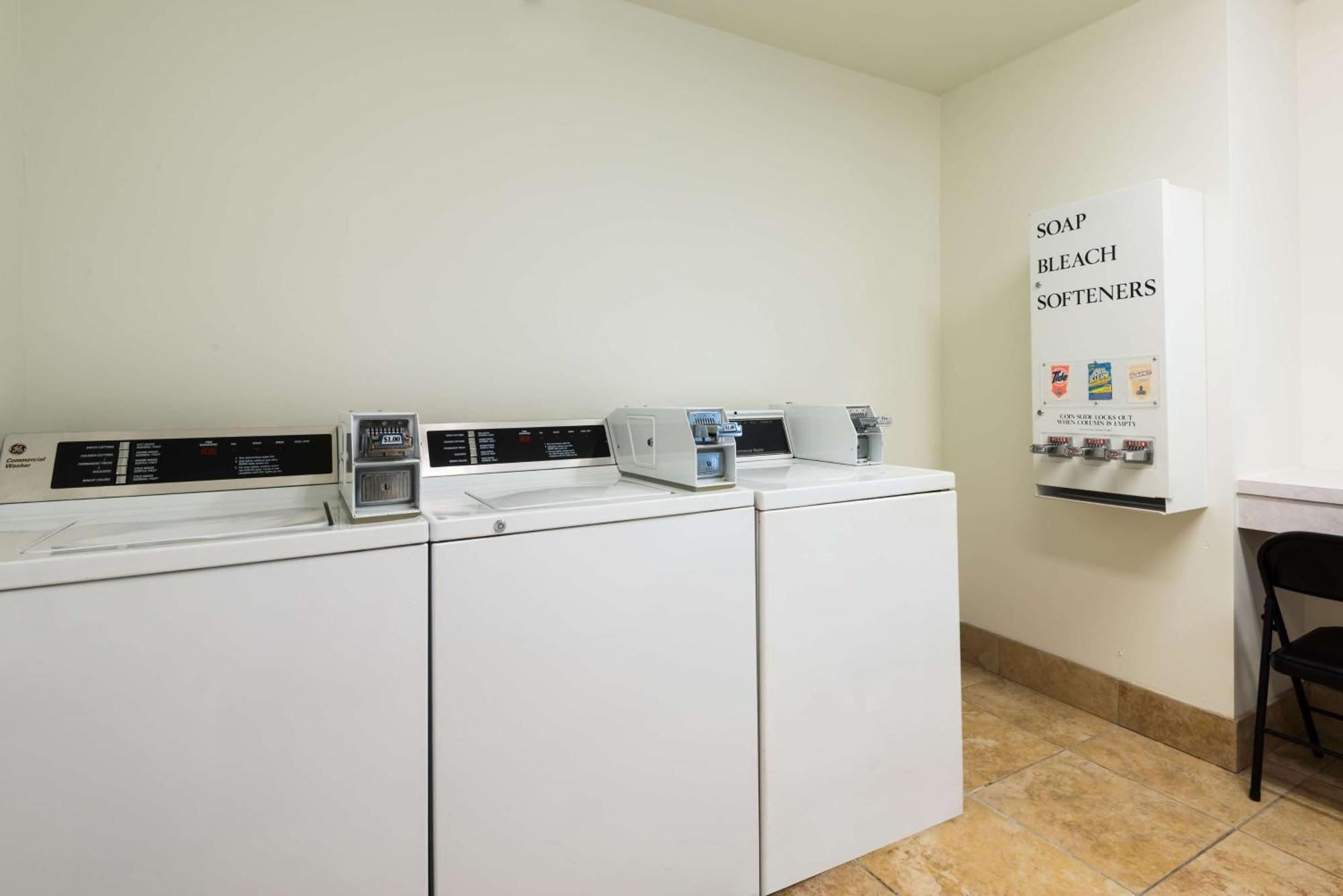 Larkspur Landing Extended Stay Suites St Louis Riverport Maryland Heights Exterior foto
